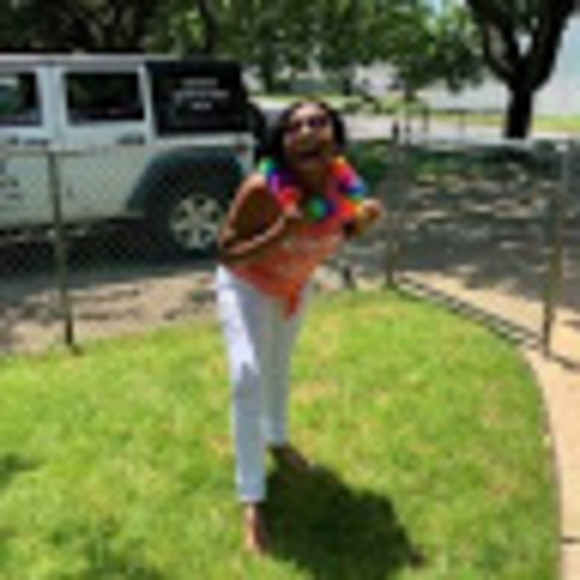 Meet your Posher, Yasmin - Picture 1 of 1